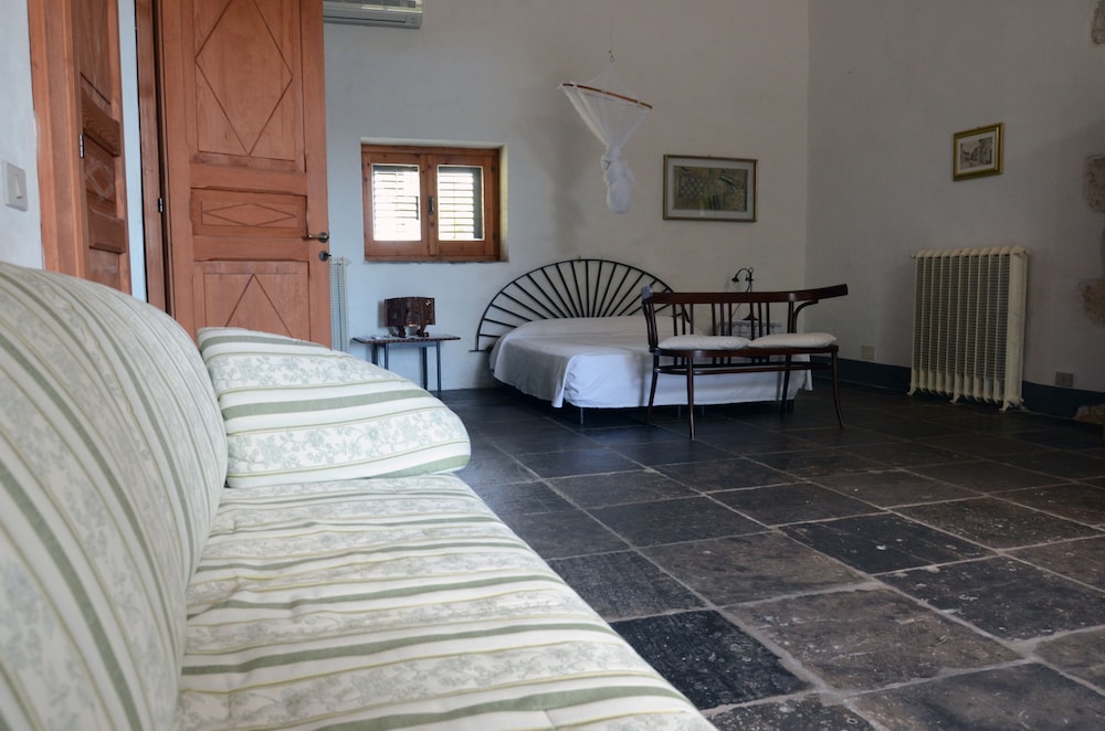 Deluxe Double Room, Garden View photo 3