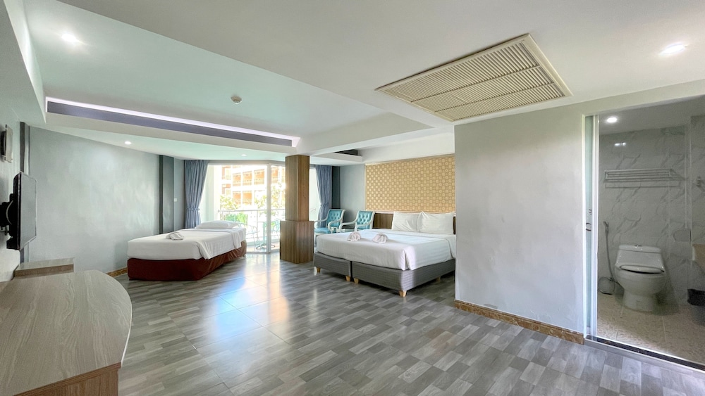 Premier Triple Room - Photo 1