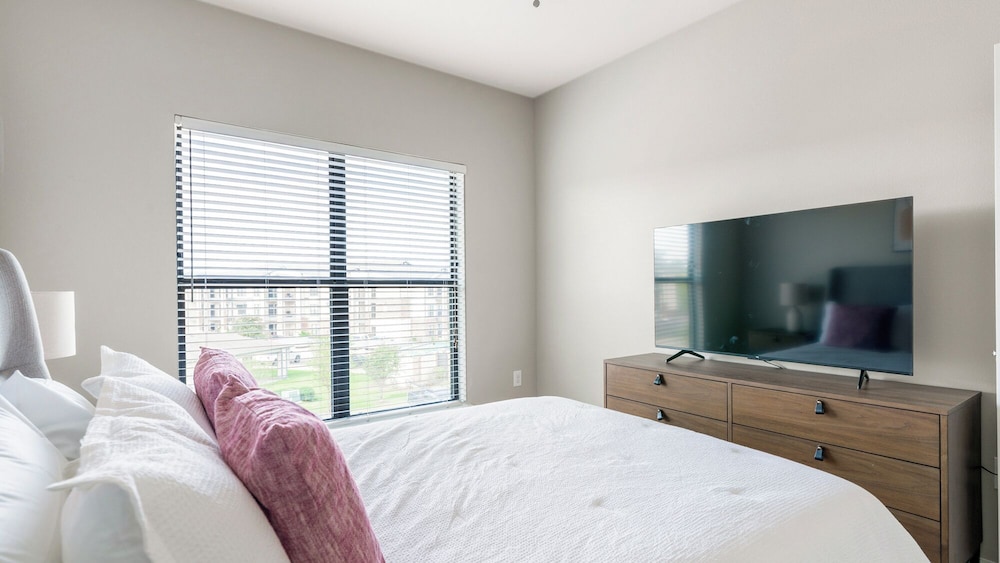 Apartment, 2 Bedrooms, 2 Bathrooms photo 3