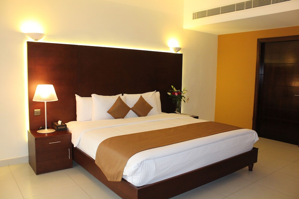 Executive Suite, 1 King Bed, Sea Facing photo 1