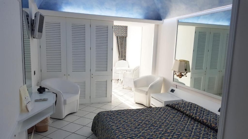Quadruple Room photo 3