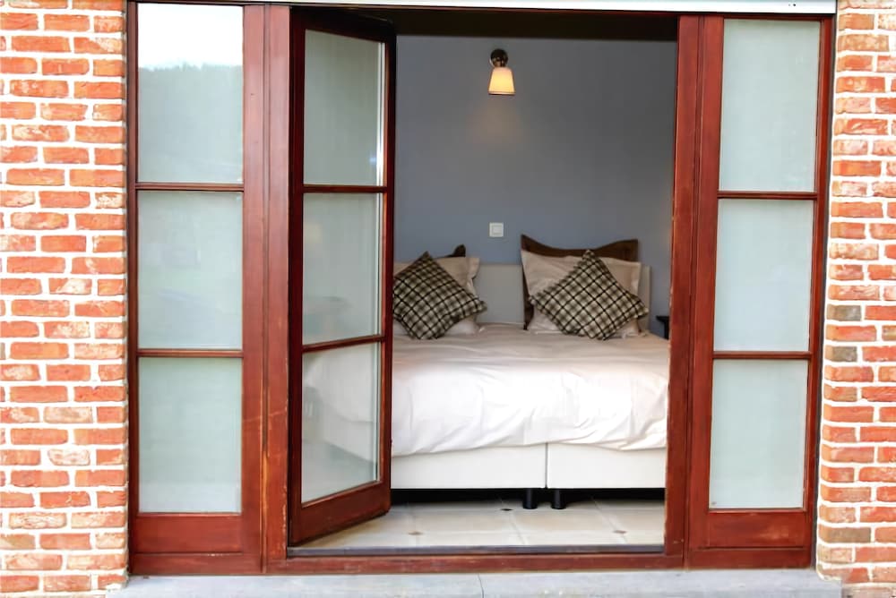 Deluxe Double Room, 1 King Bed photo 2