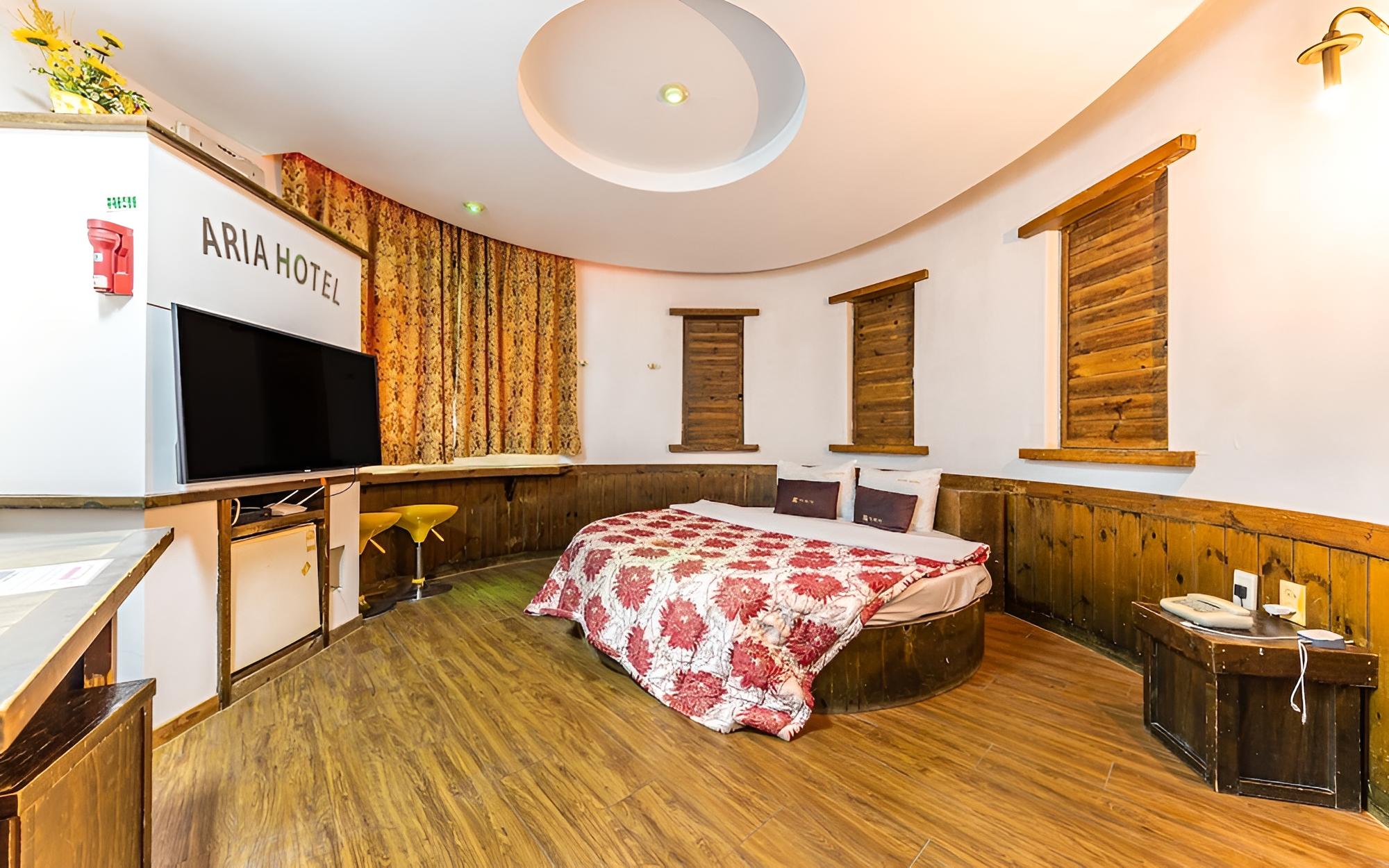 Room (Standard Room) - Photo 5