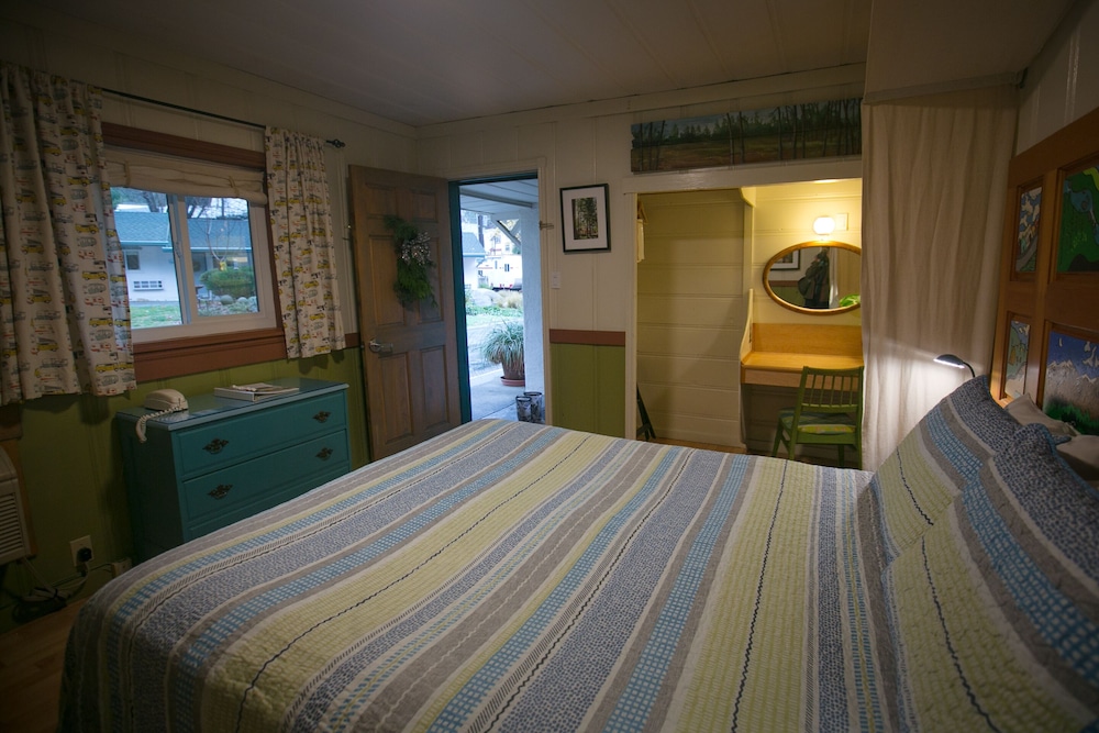 Camp Inn Room photo 3