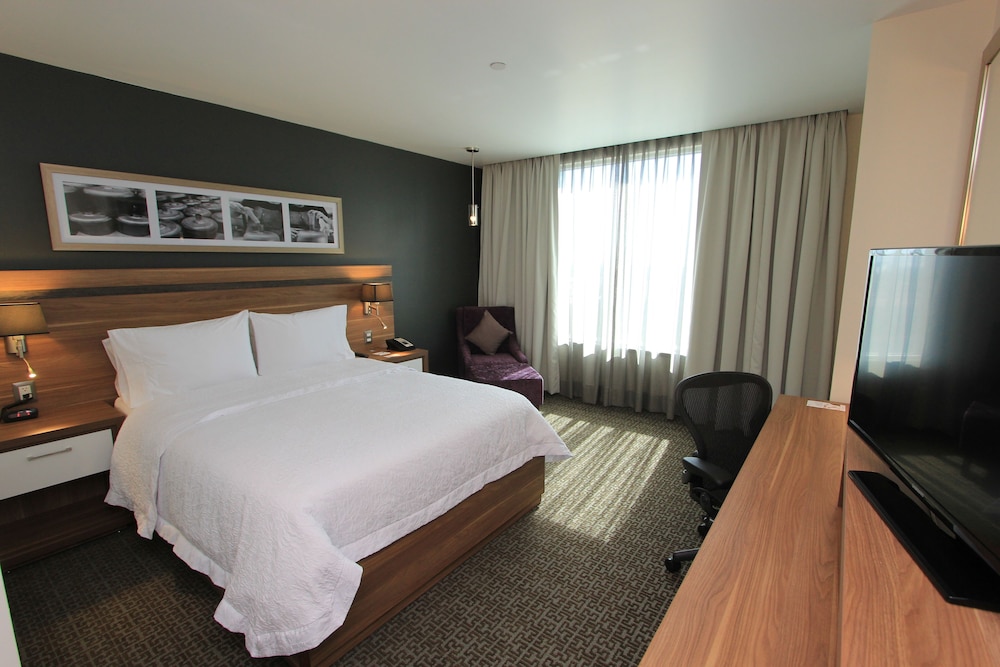 Room, 1 Queen Bed, Accessible (Hearing)
