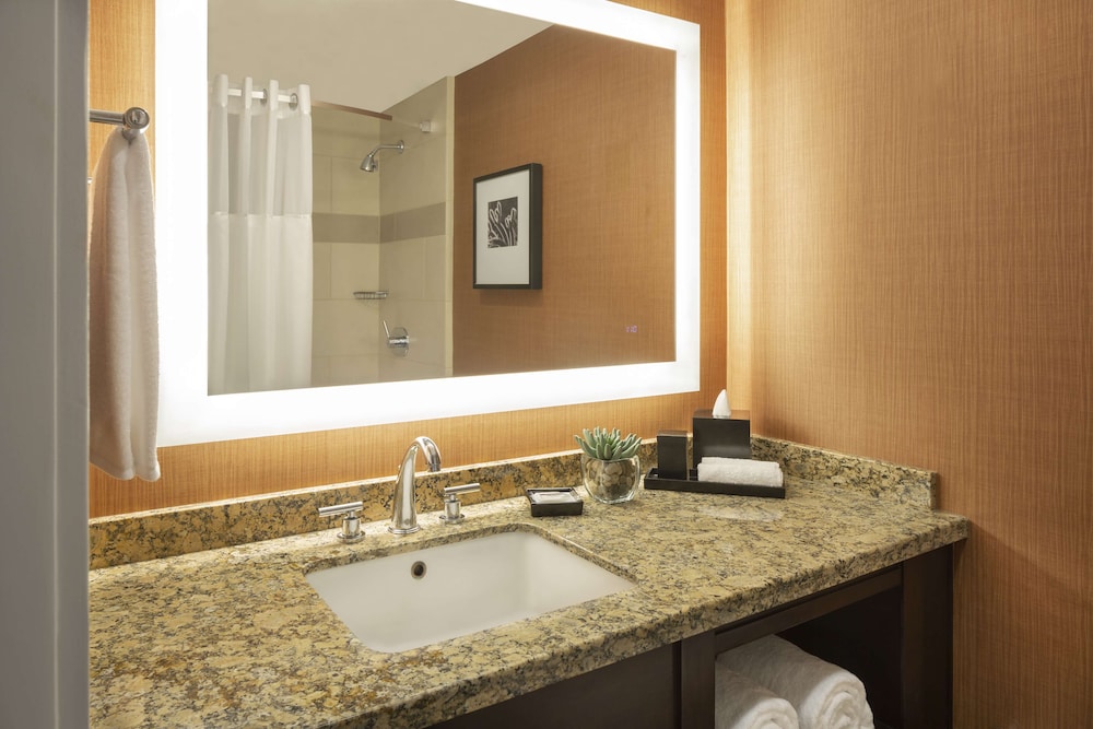 Executive Suite, 1 King Bed (High Floor) - Photo 7