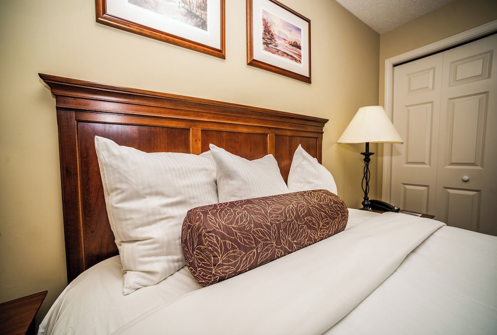 Room, 1 Queen Bed with Sofa bed, Kitchen, Beachside (Shores One Bedroom Condo) - Photo 2