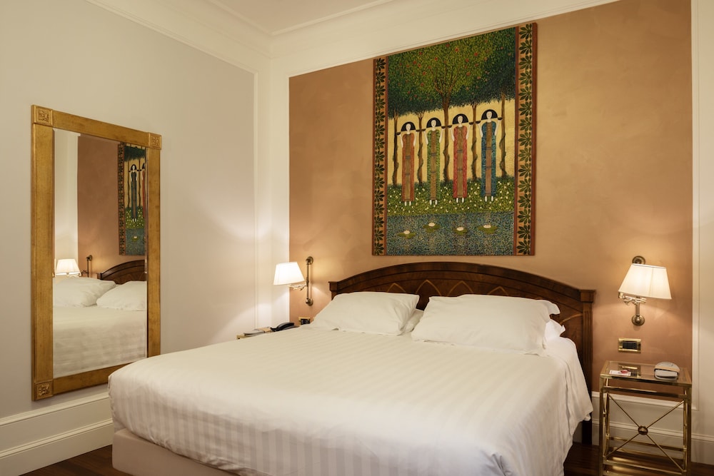 Classic Double or Twin Room - Photo 9