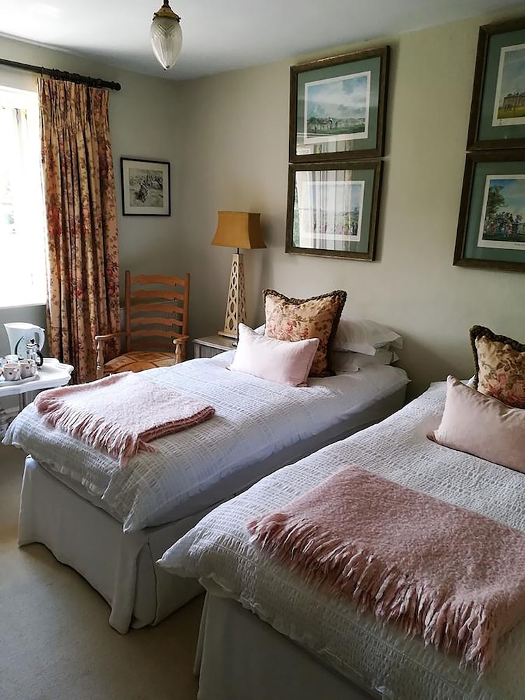 Twin Room / Super King on Suite photo 3