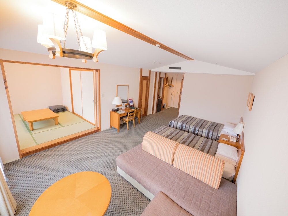 [NoSmoking] Recommended for groups! Wide Japanese Western style room photo 3