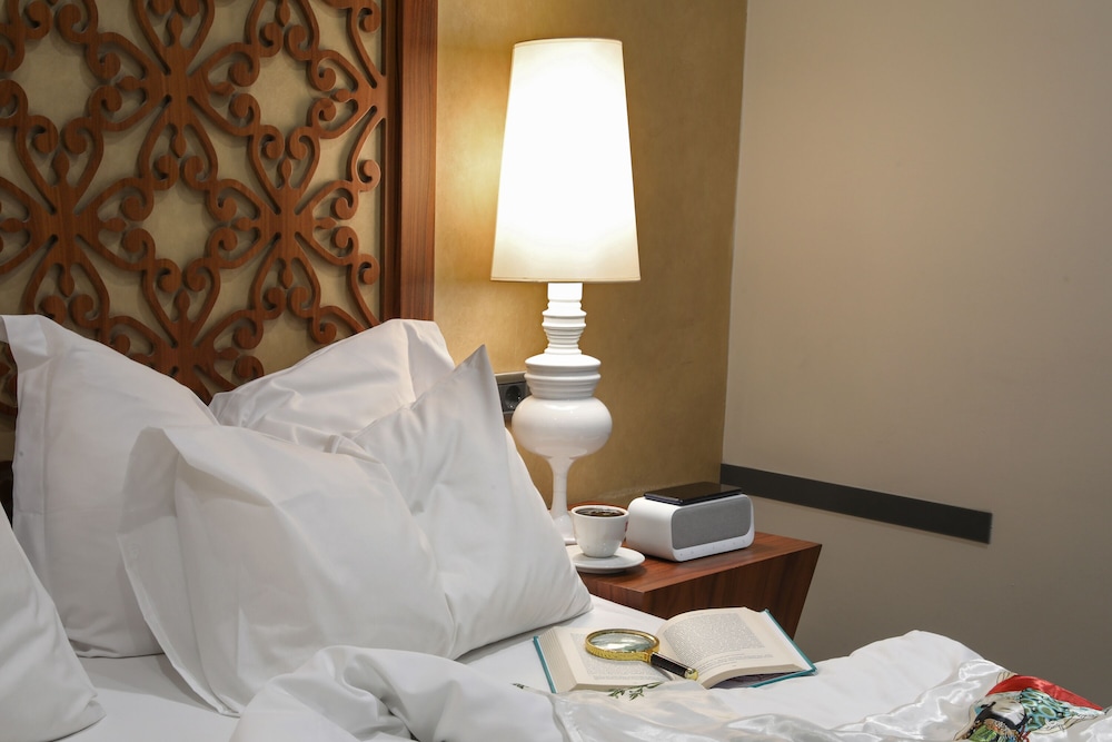 Comfort Room, 1 Queen Bed with Sofa bed, Non Smoking photo 3