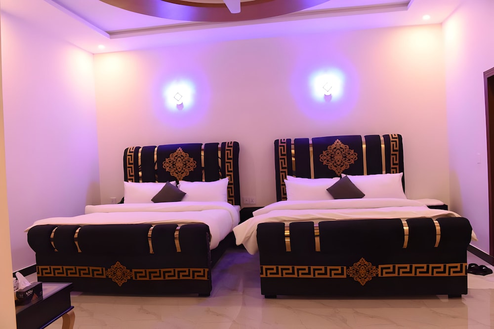 Deluxe Triple Room, City View