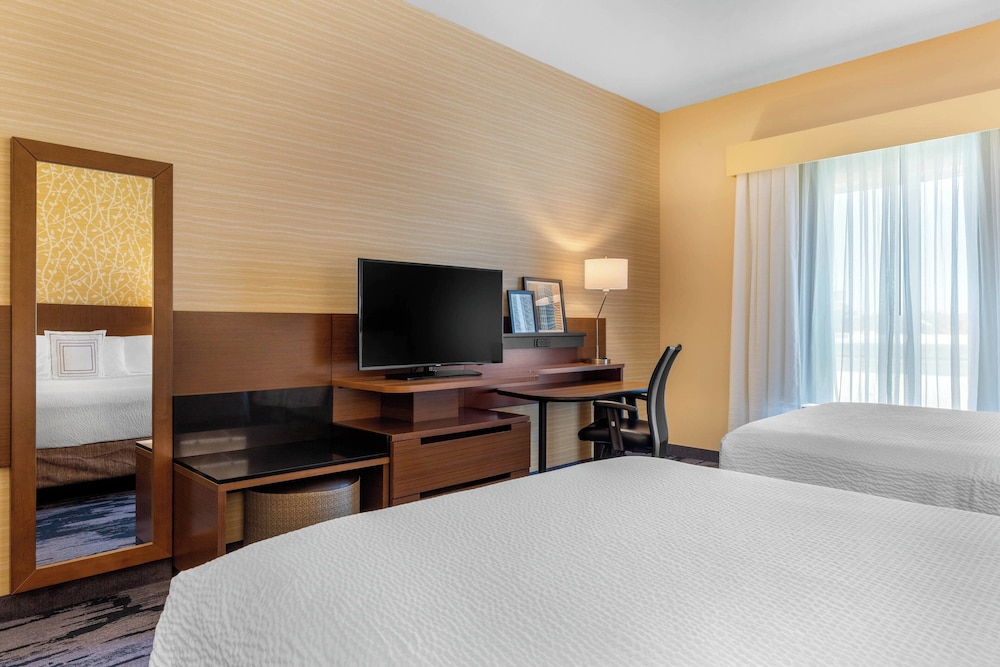 Room, 2 Queen Beds photo 1