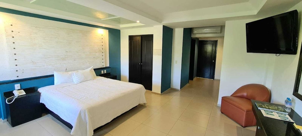 Comfort Suite, 1 Queen Bed