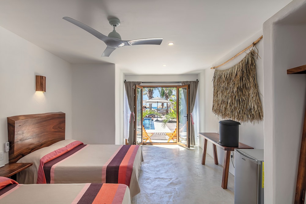 Standard Room, 2 Double Beds, Pool View