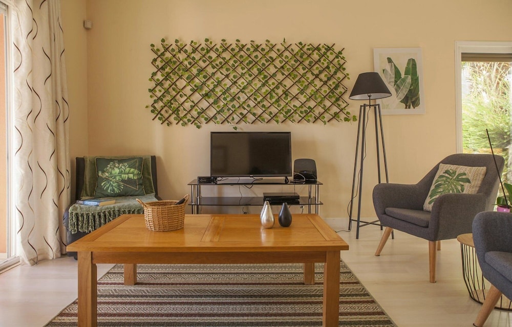 B02 - Fantastic Apartment With Pool Almost on the Sandy Beach, Photo 11