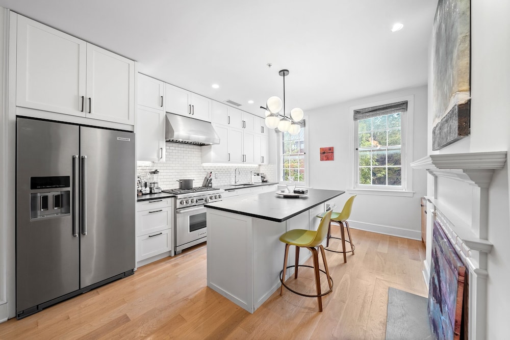 Penthouse (TownHouse) - Photo 4