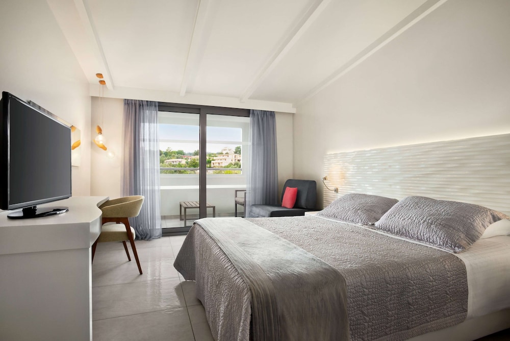 Design Room, 1 Queen Bed, Non Smoking (Superior)