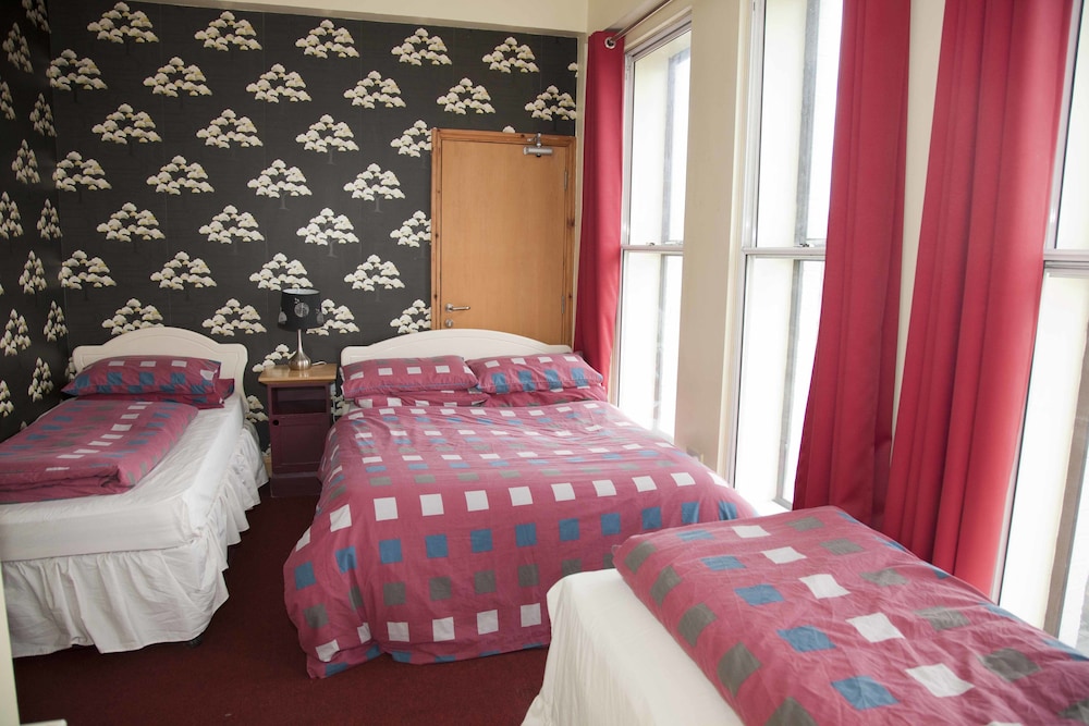 Shared Dormitory, Women only (1 bed in a 3 bed Female dorm Ensuite) photo 2