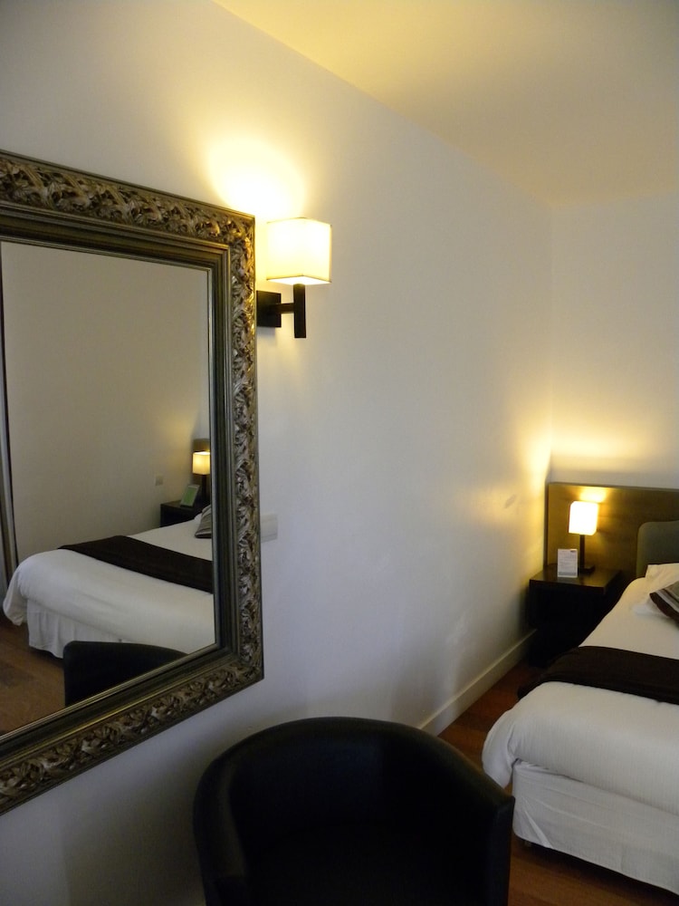 Double Room - Photo 7