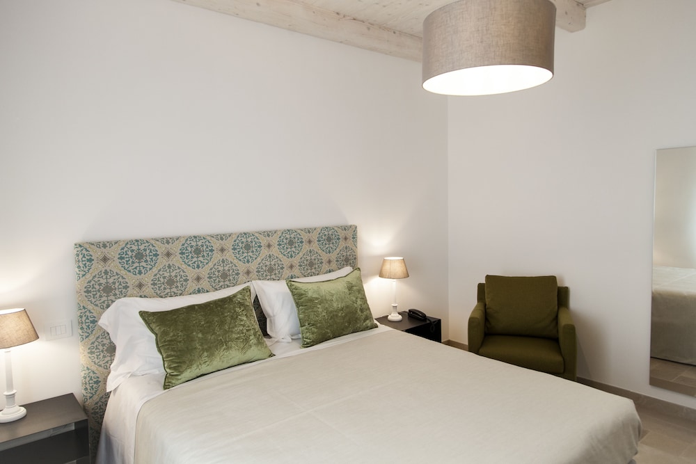 Deluxe Room, 1 Bedroom photo 2