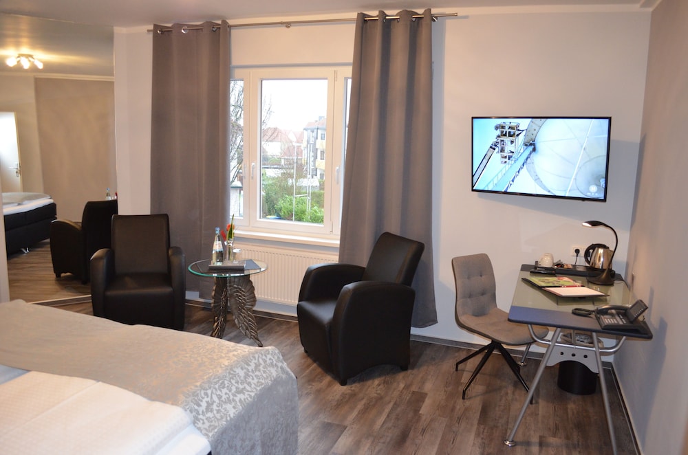 Deluxe Double Room, 1 King Bed photo 3