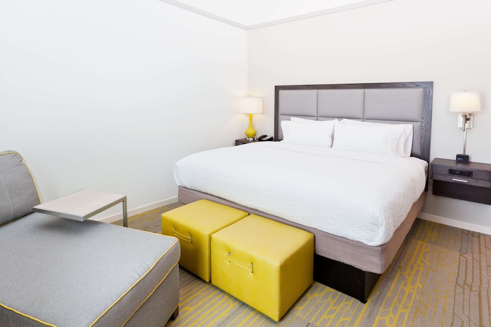 Room, 1 King Bed, Accessible, Non Smoking (Roll In Shower) photo 1