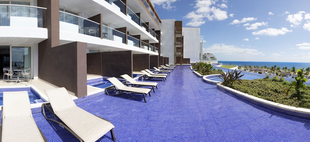 Luxury Junior Suite Ocean Front Swim Out Diamond Club - Photo 13