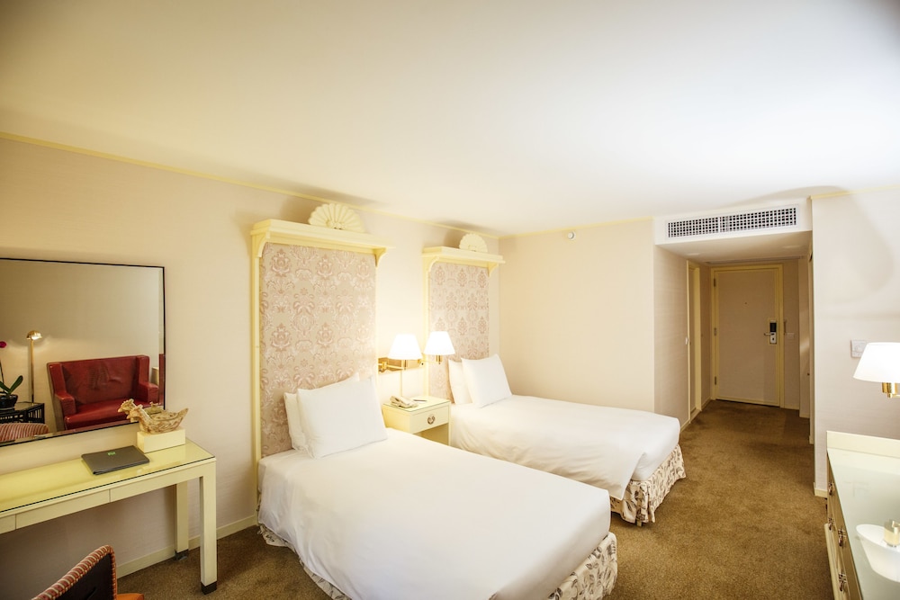 Superior Twin Room (Room Only)