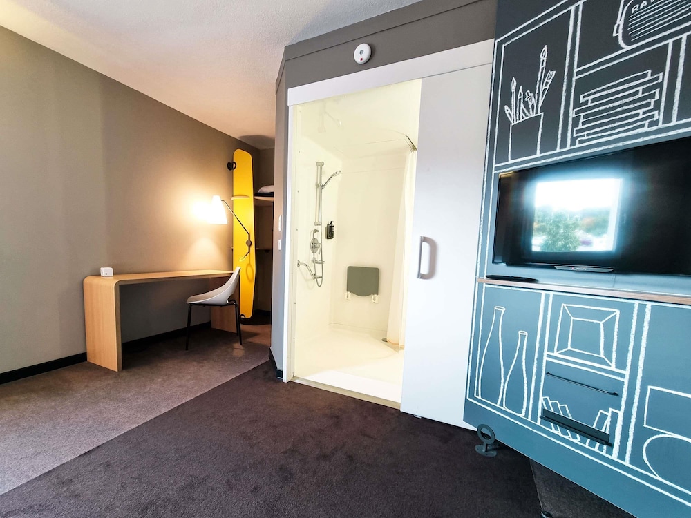 Room, 1 Double Bed, Accessible photo 2