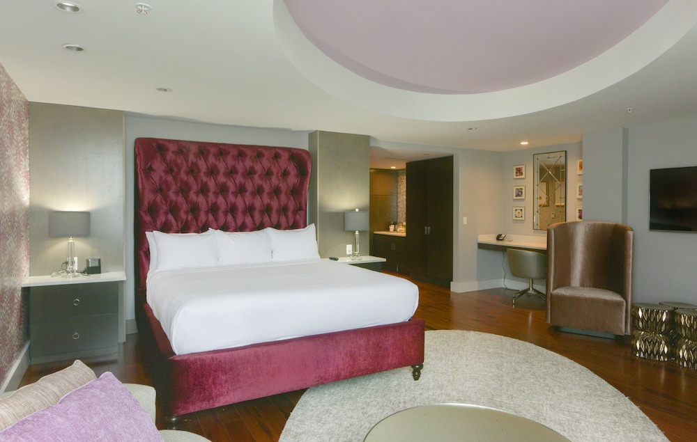 Suite, 1 King Bed (Bridal) photo 2