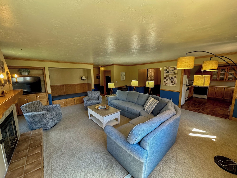 Suite, 3 Bedrooms photo 2