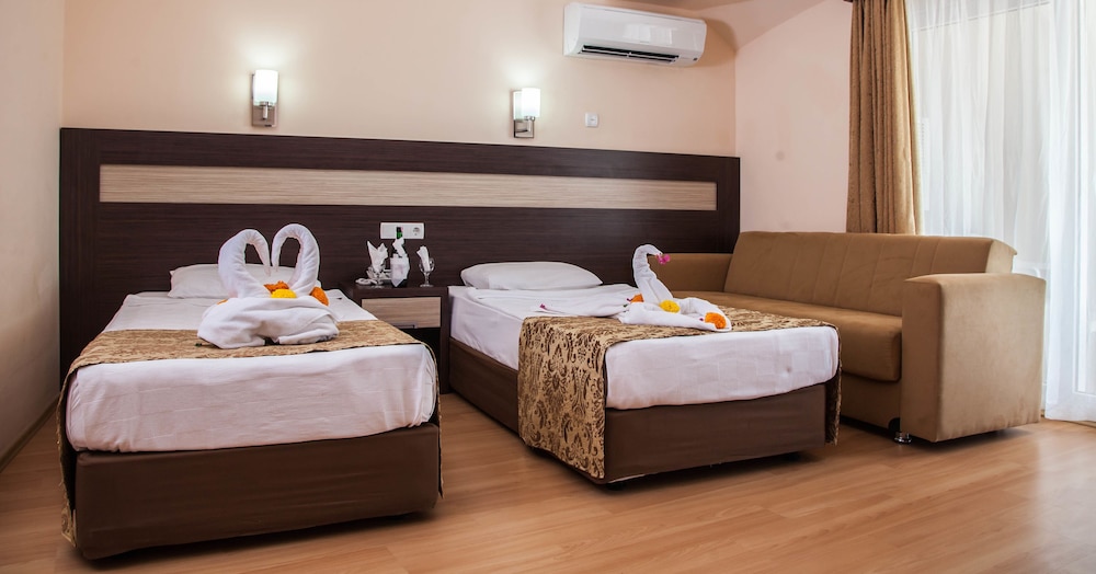 Standard Double or Twin Room photo 2