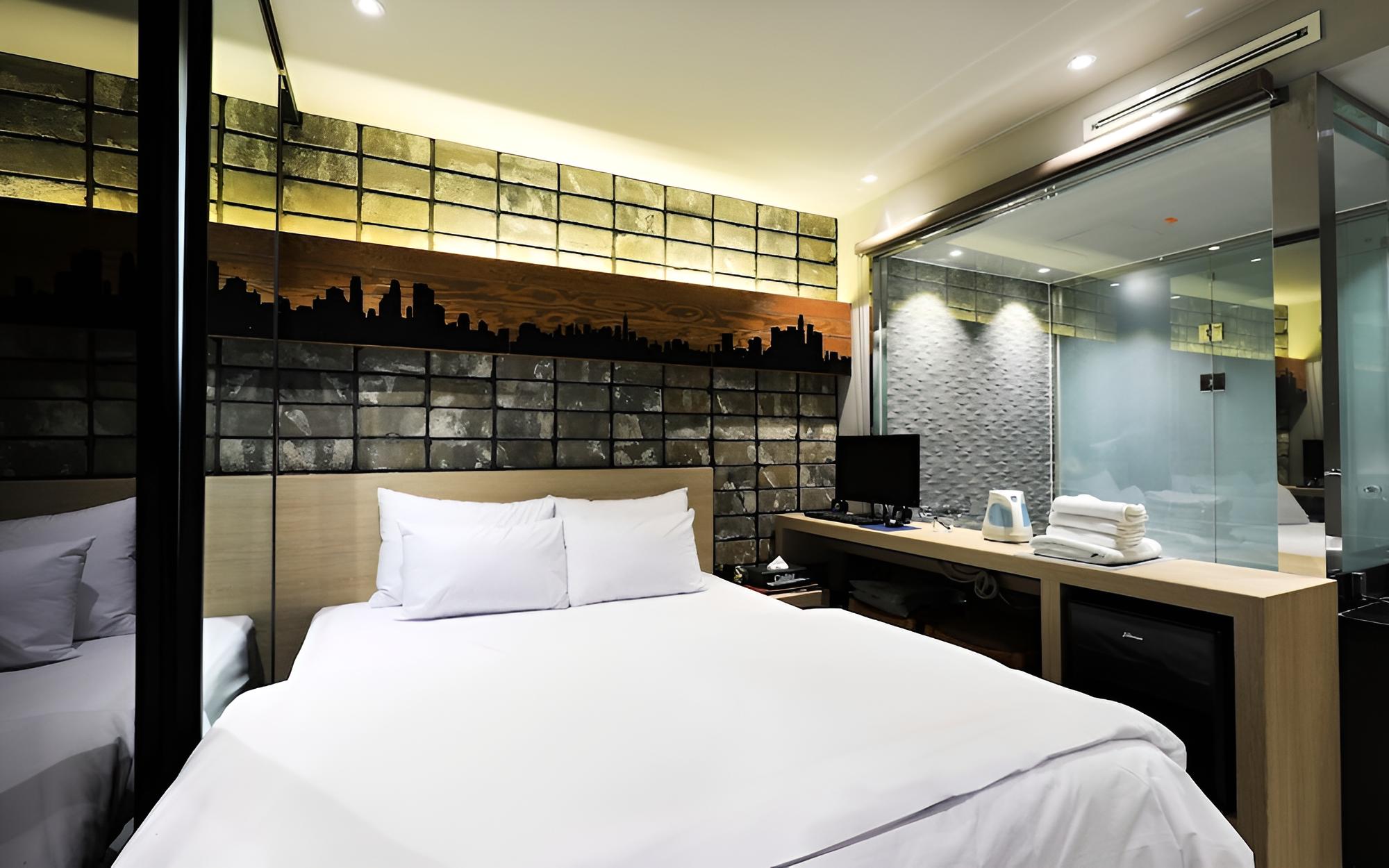 Room (Standard) - Photo 4