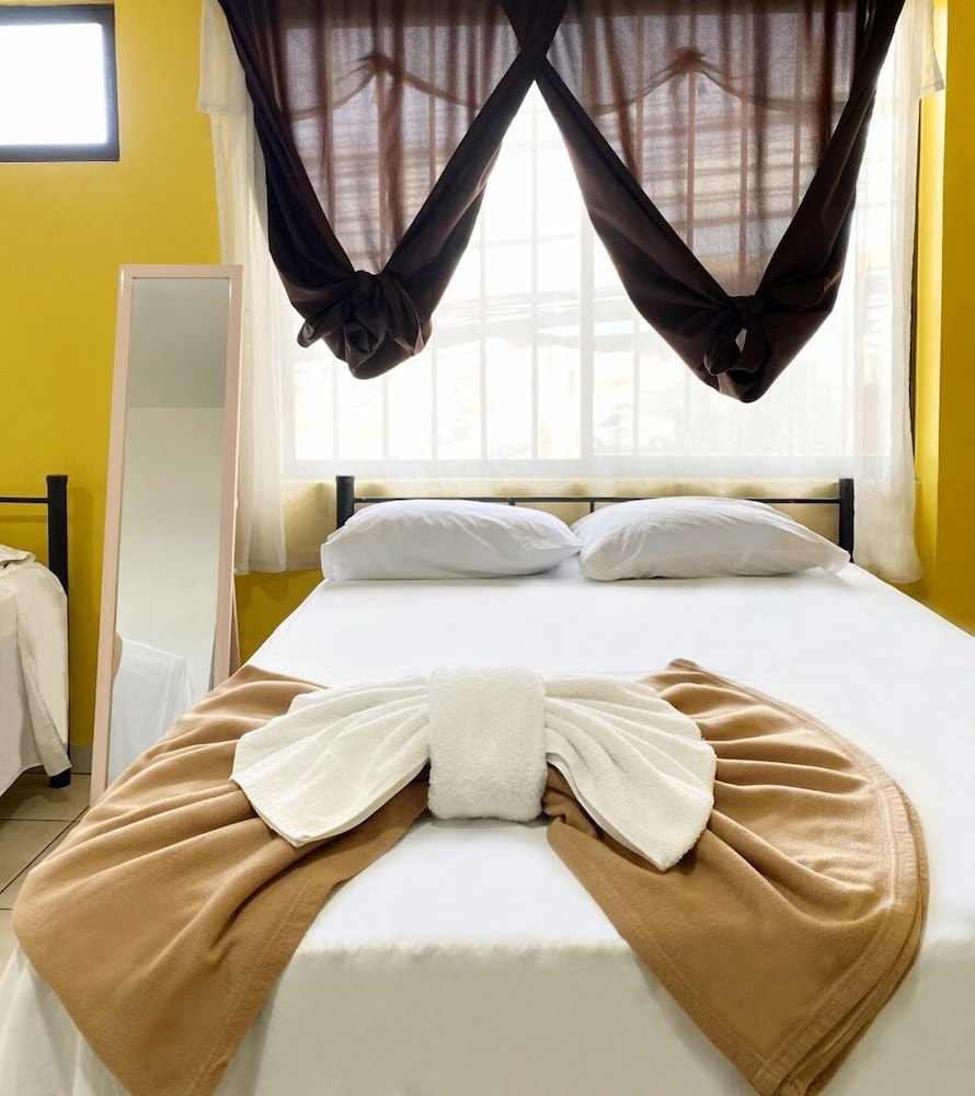 Deluxe Room, 1 Queen Bed
