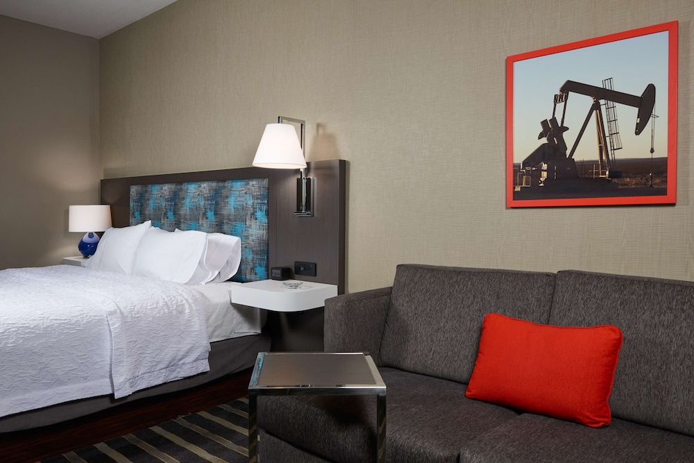 Standard Room, 1 King Bed, Non Smoking - Photo 3