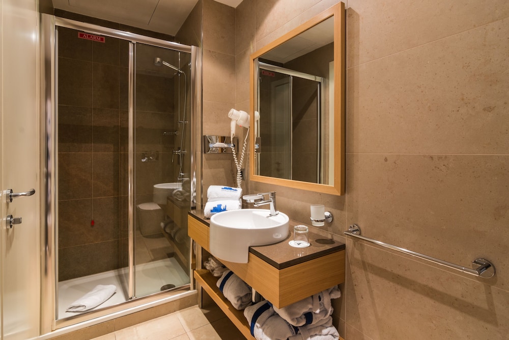 Deluxe Double Room, Balcony - Photo 7