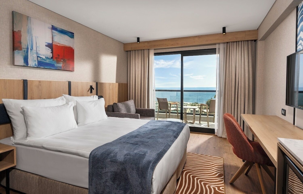 Superior Room with Queen Size Bed, Sea View - Photo 1
