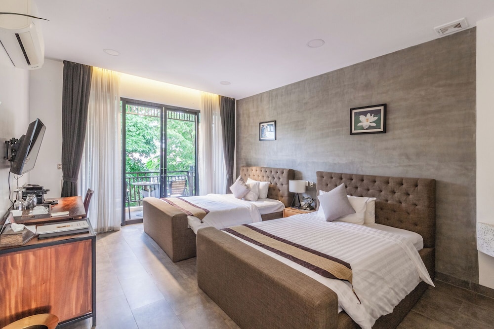 Standard Twin Room, Balcony, Pool View