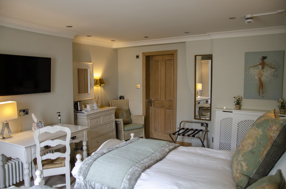 Twin Room, Ensuite photo 2