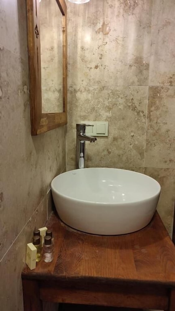 Superior Double Room, 1 Queen Bed, City View - Photo 8