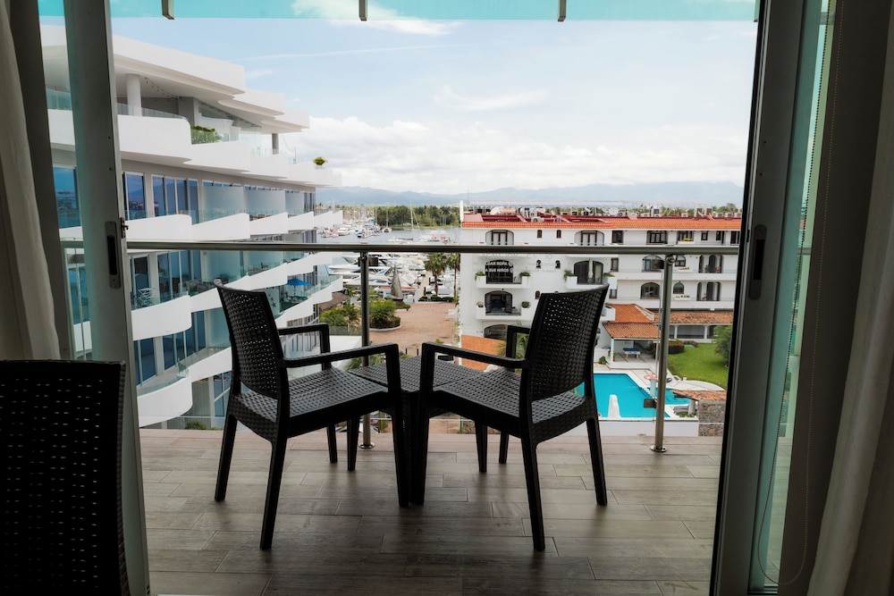 Deluxe Room, Balcony, Annex Building - Photo 10