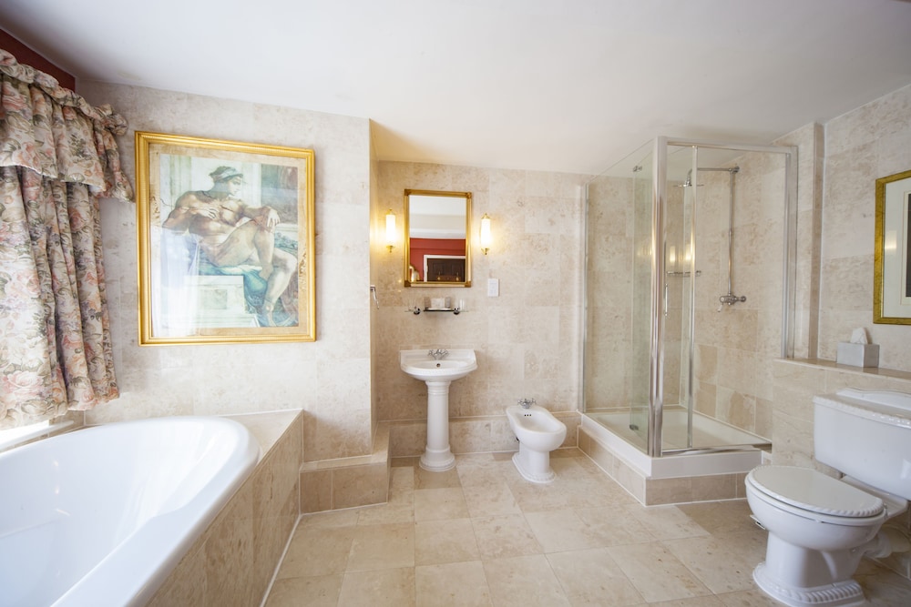 Suite - Photo 5