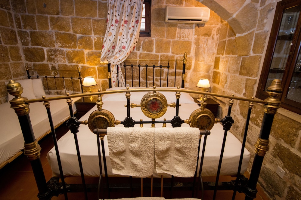 Suite, Private Bathroom, Ground Floor photo 1