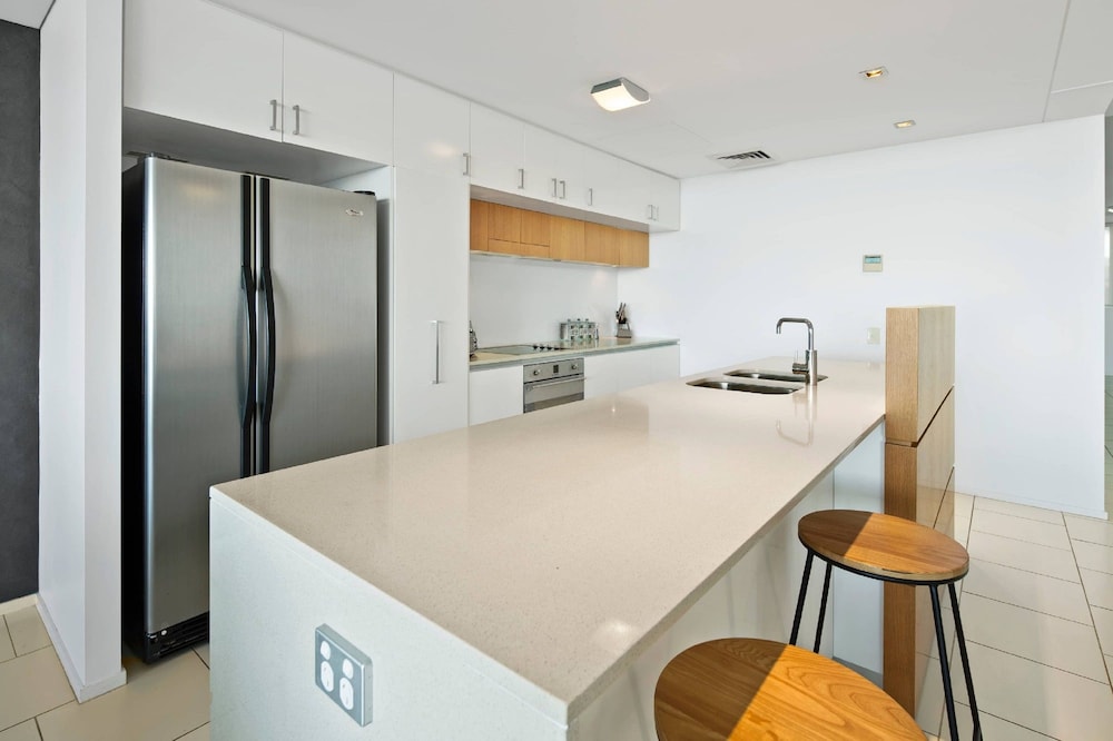 2 Bedroom 2 Bathroom Waterfront Loft Penthouse photo 2