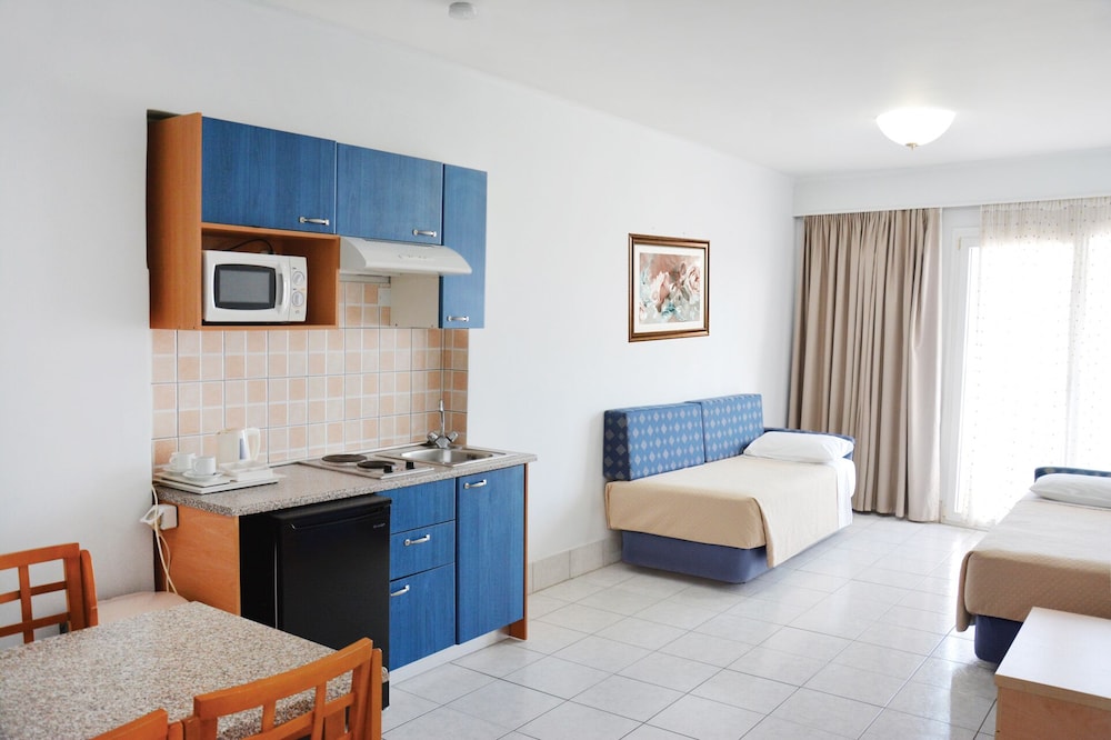 Family Apartment, 1 Bedroom, Sea View - Photo 7