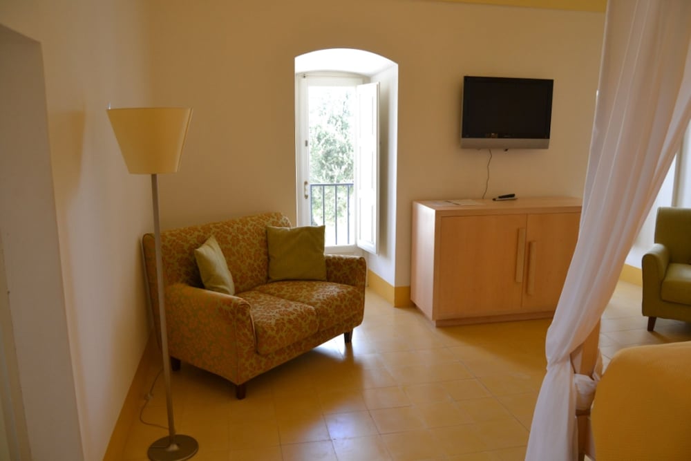 Suite - Photo 8