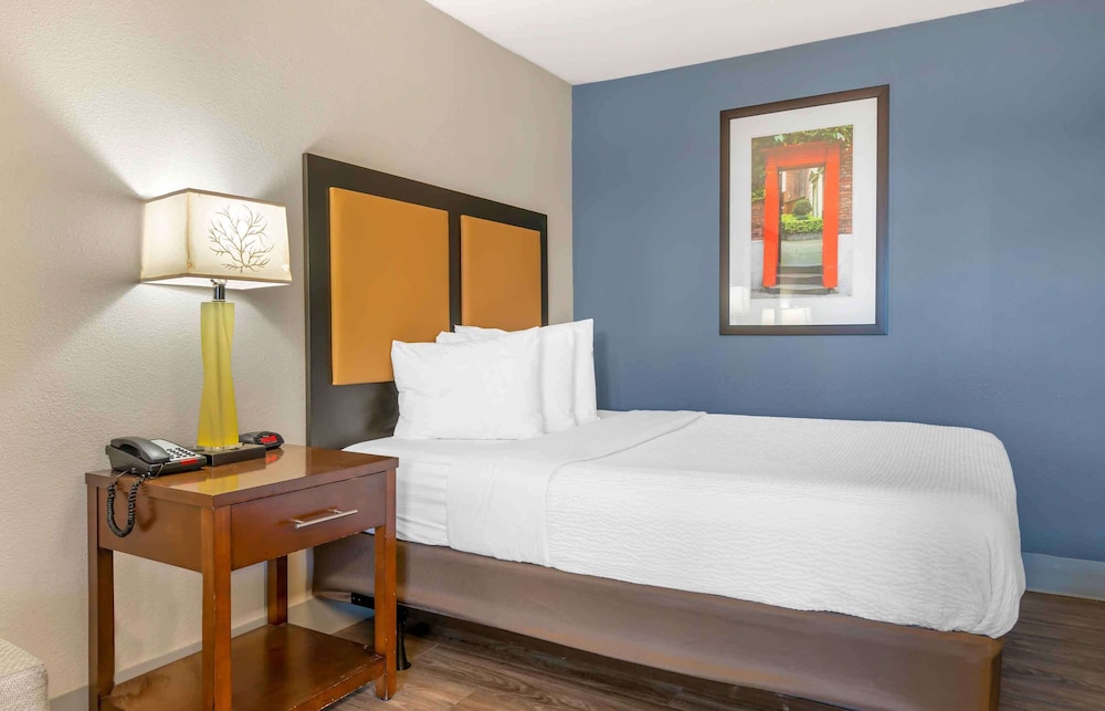 Studio, 1 Queen Bed, Non Smoking photo 1
