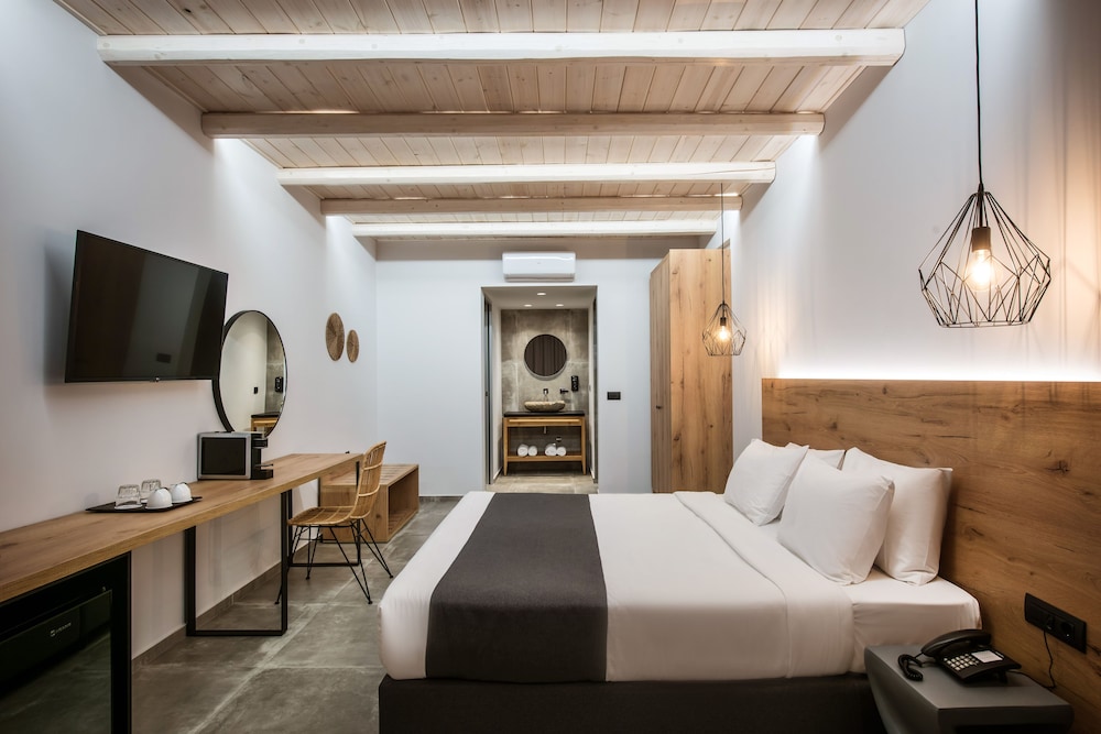 Junior Suite, Private Pool - Photo 9