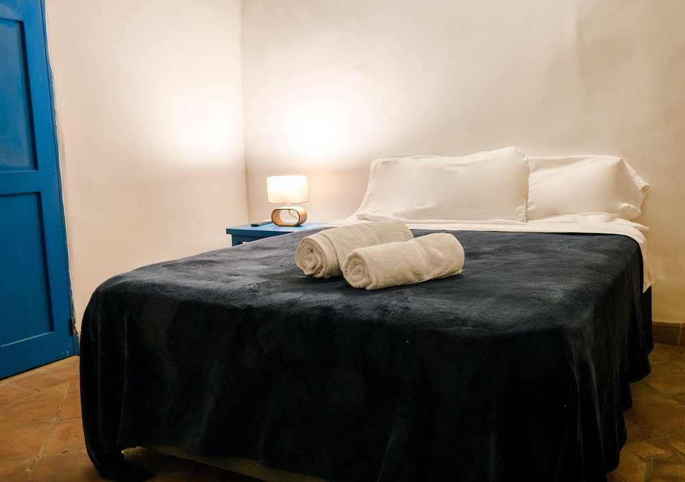 Deluxe Double or Twin Room photo 2